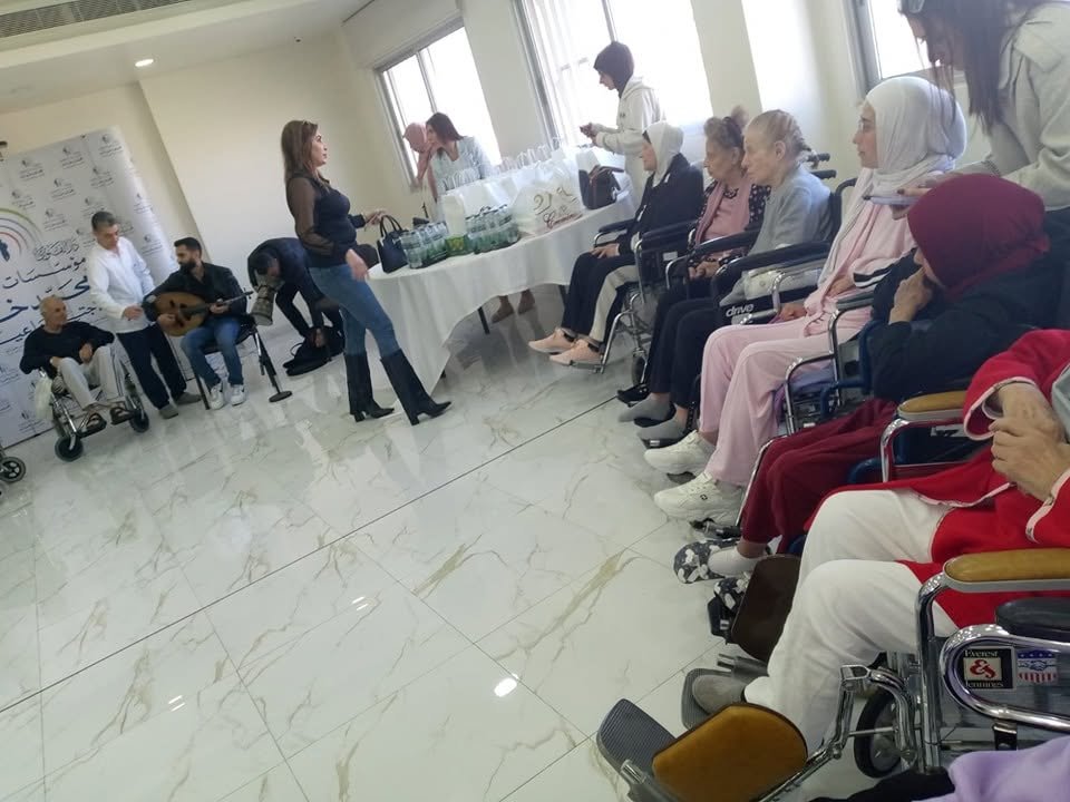 اللجنة النسائية في الجمعية تزور المسنين في مؤسسات الدكتور محمد خالد الاجتماعية
